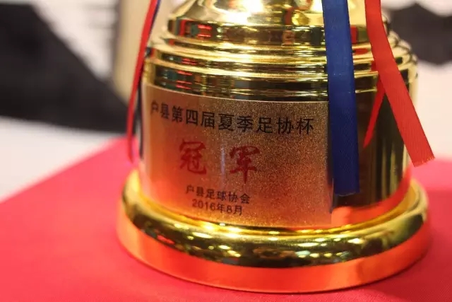 金晨回忆澡堂被认后尴尬逃跑成趣事
